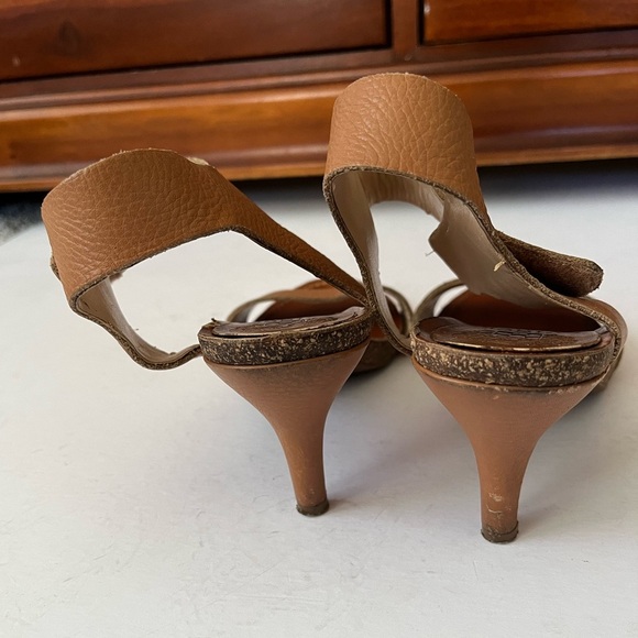 Vince Camuto Metallic Silver & Dark Nude Leather Ankle Strap Heels Womens Size 8 - Picture 9 of 16